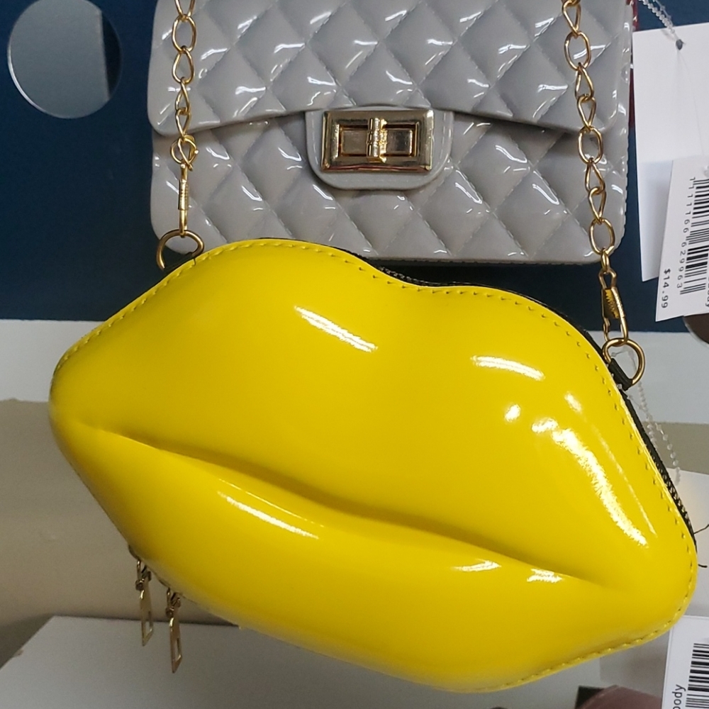 Sunshine Yellow Lip Crossbody 🔥